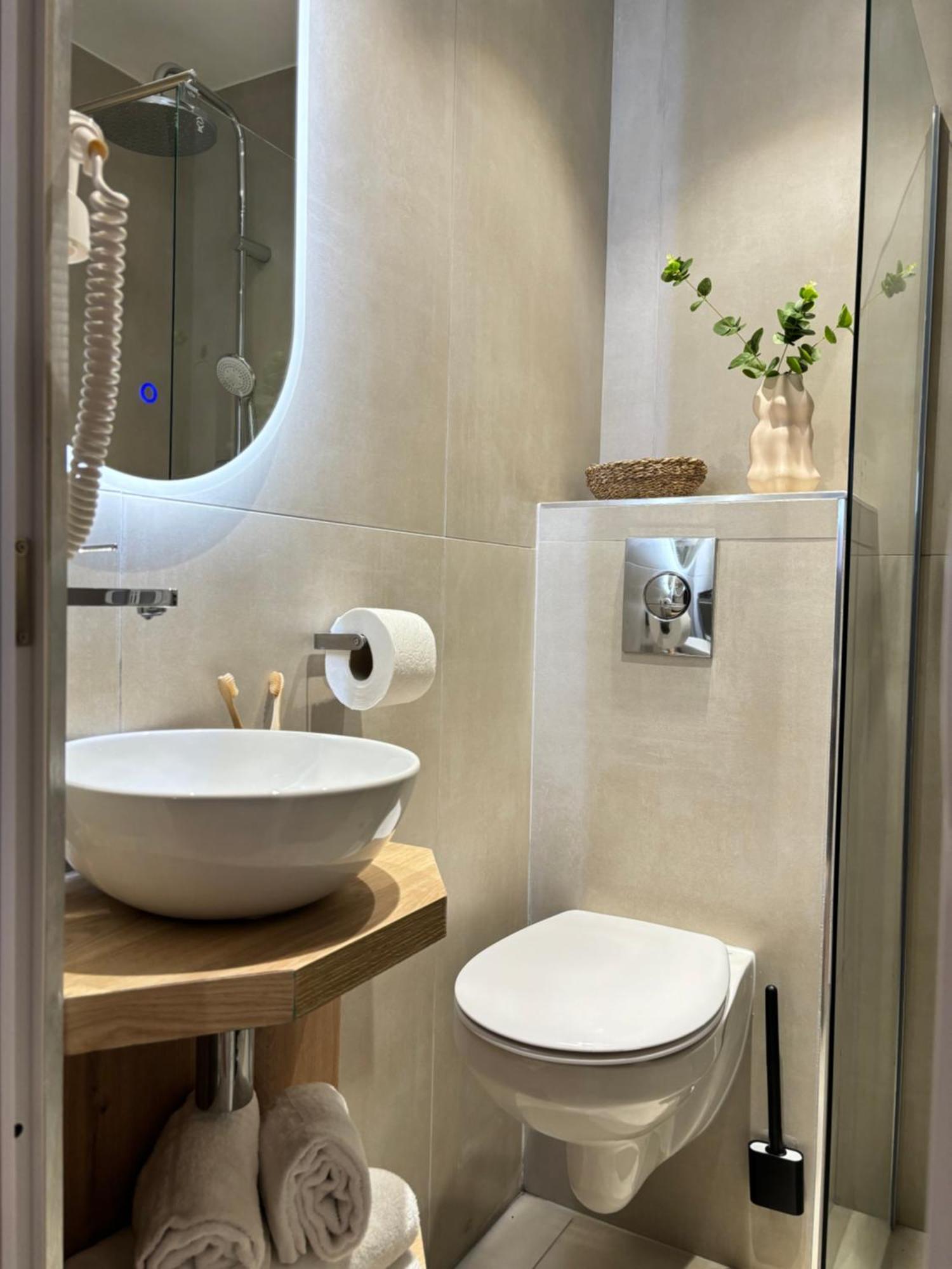 Hotel Paris Amore Luaran gambar